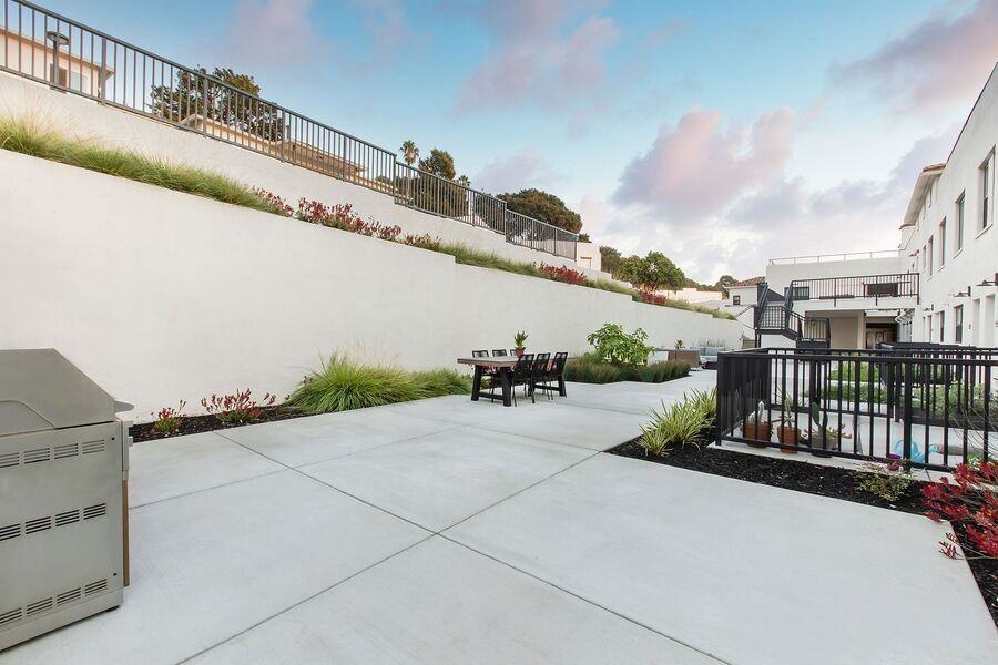 4690 Tompkins Avenue - Photo 7 of 50