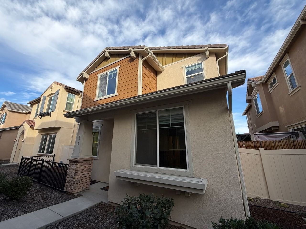 646 S Brampton Ave - Photo 4 of 37