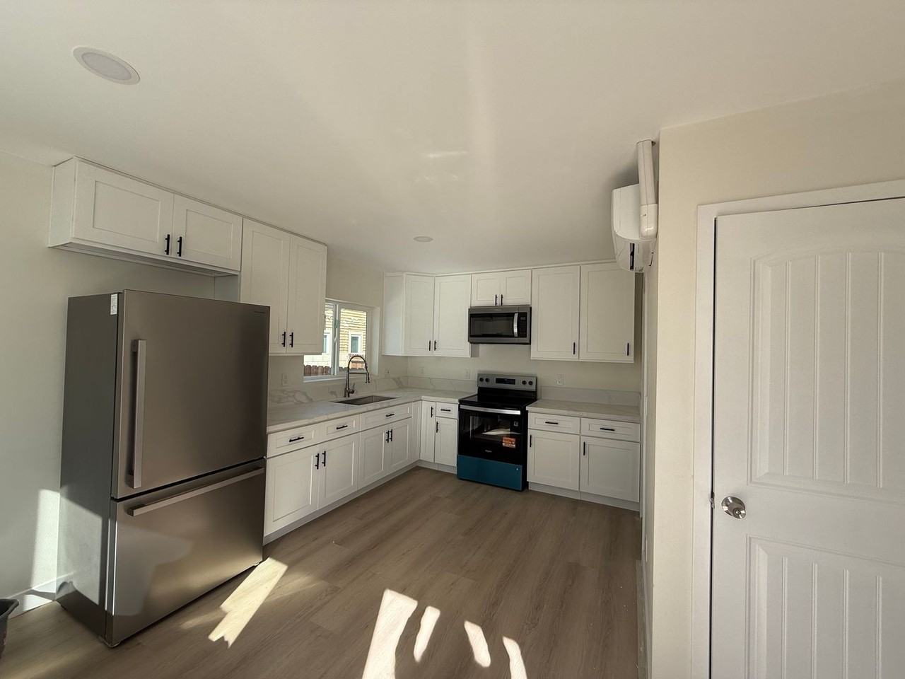 3688 Taft St - Photo 6 of 11