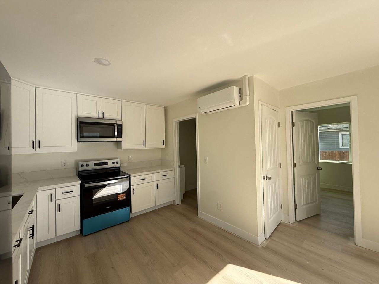 3688 Taft St - Photo 7 of 11