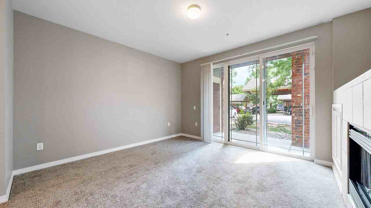 2133 Krisron Rd - Photo 3 of 33