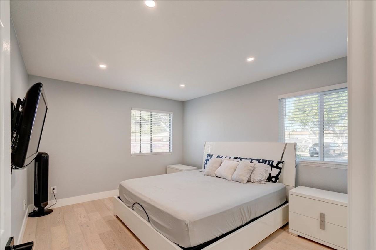 3554 Sunset Ln #28 - Photo 5 of 17