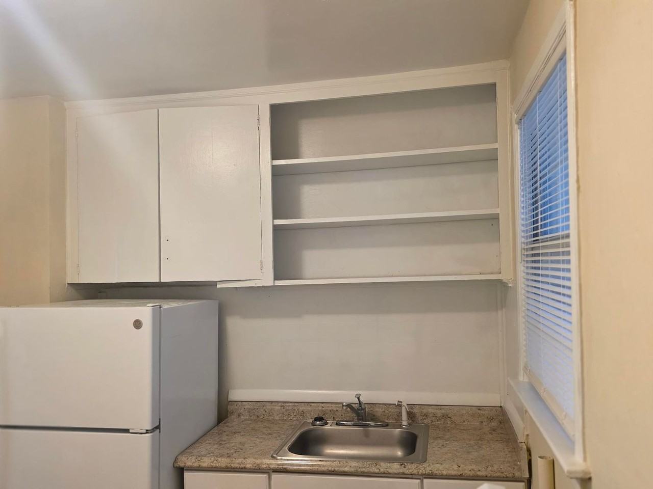 3235 Post St - Photo 2 of 11