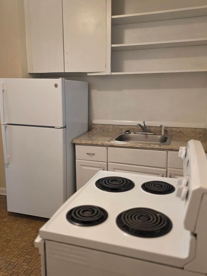 3235 Post St - Photo 3 of 11