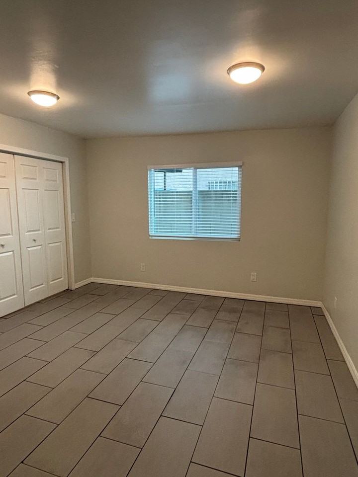 4933 1/2 E San Juan St - Photo 6 of 11