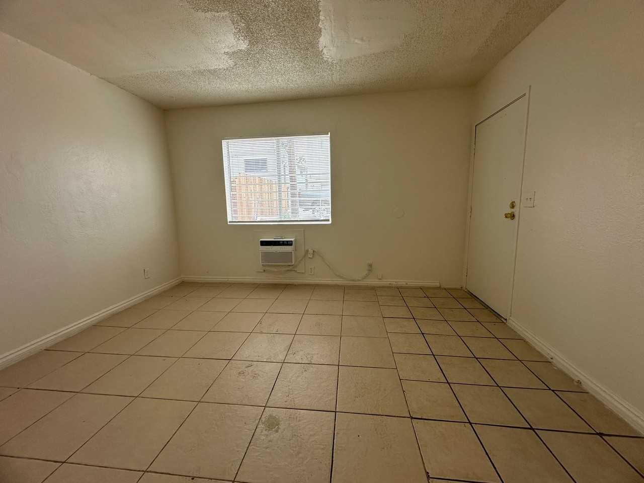 1516 Linden Ave #B - Photo 7 of 8