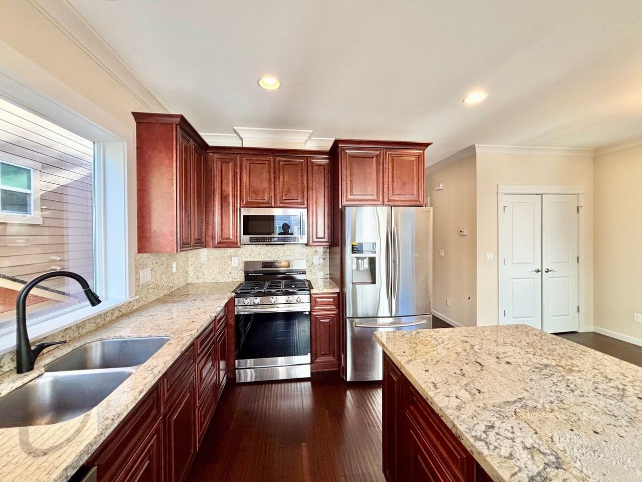 12722 35th Ave Ne #B - Photo 7 of 23