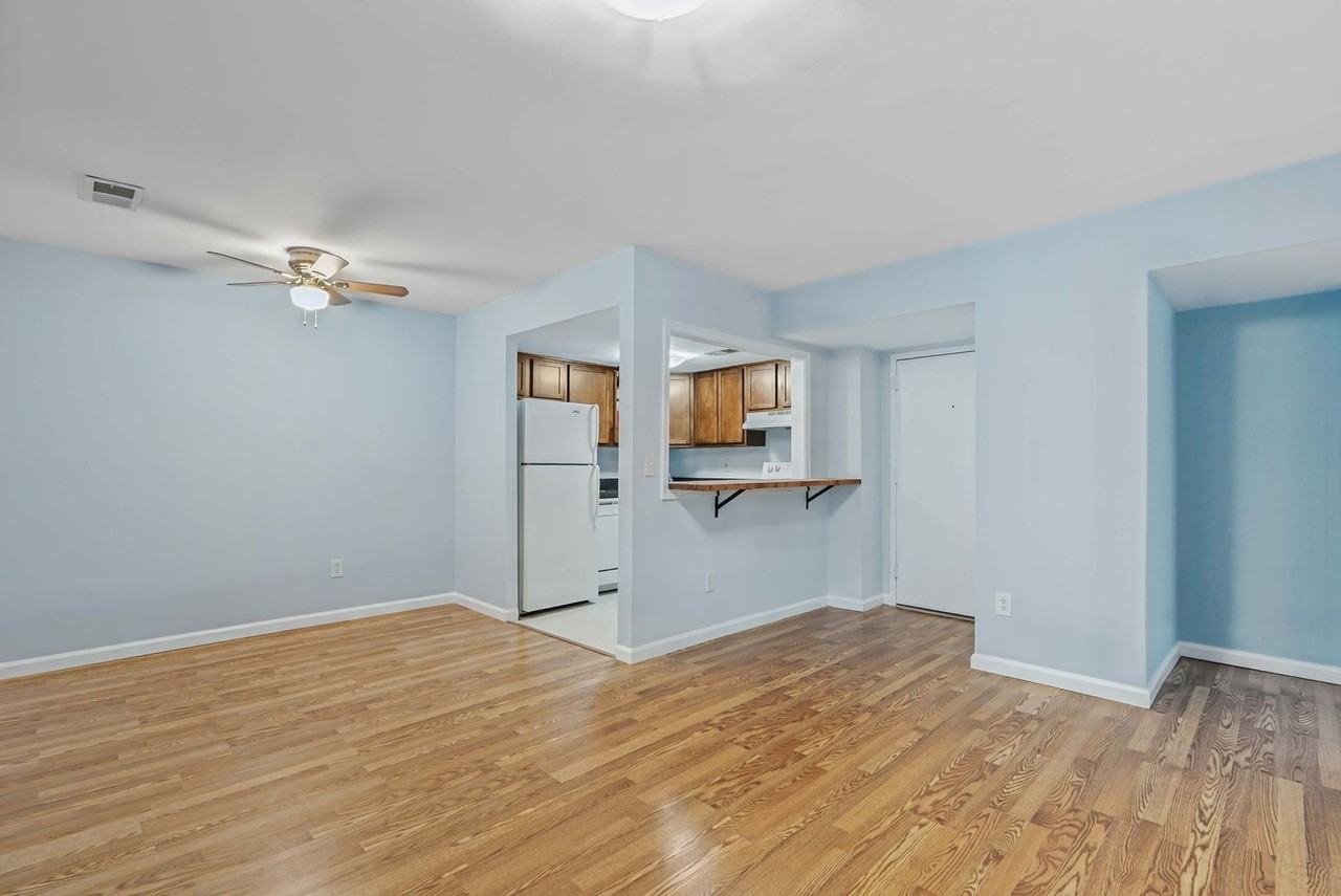 429 Kenyon St Nw #T2 - Photo 2 of 25