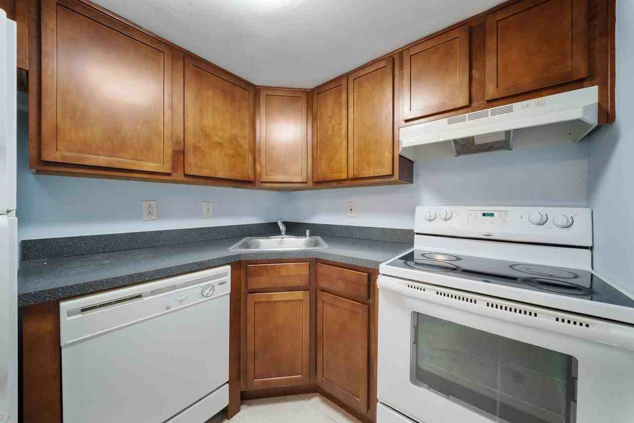 429 Kenyon St Nw #T2 - Photo 6 of 25