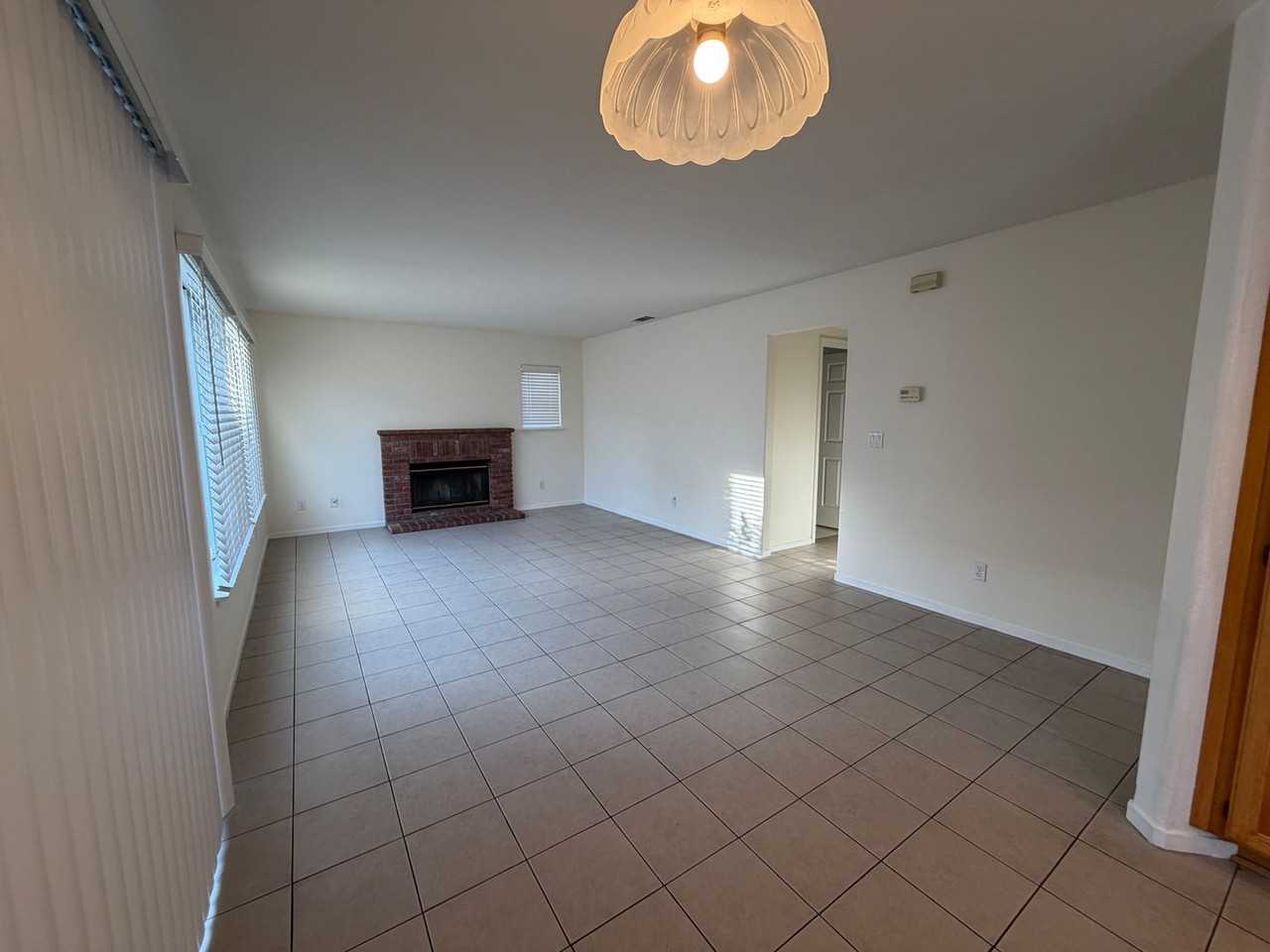 29070 Sebring Ct - Photo 7 of 11