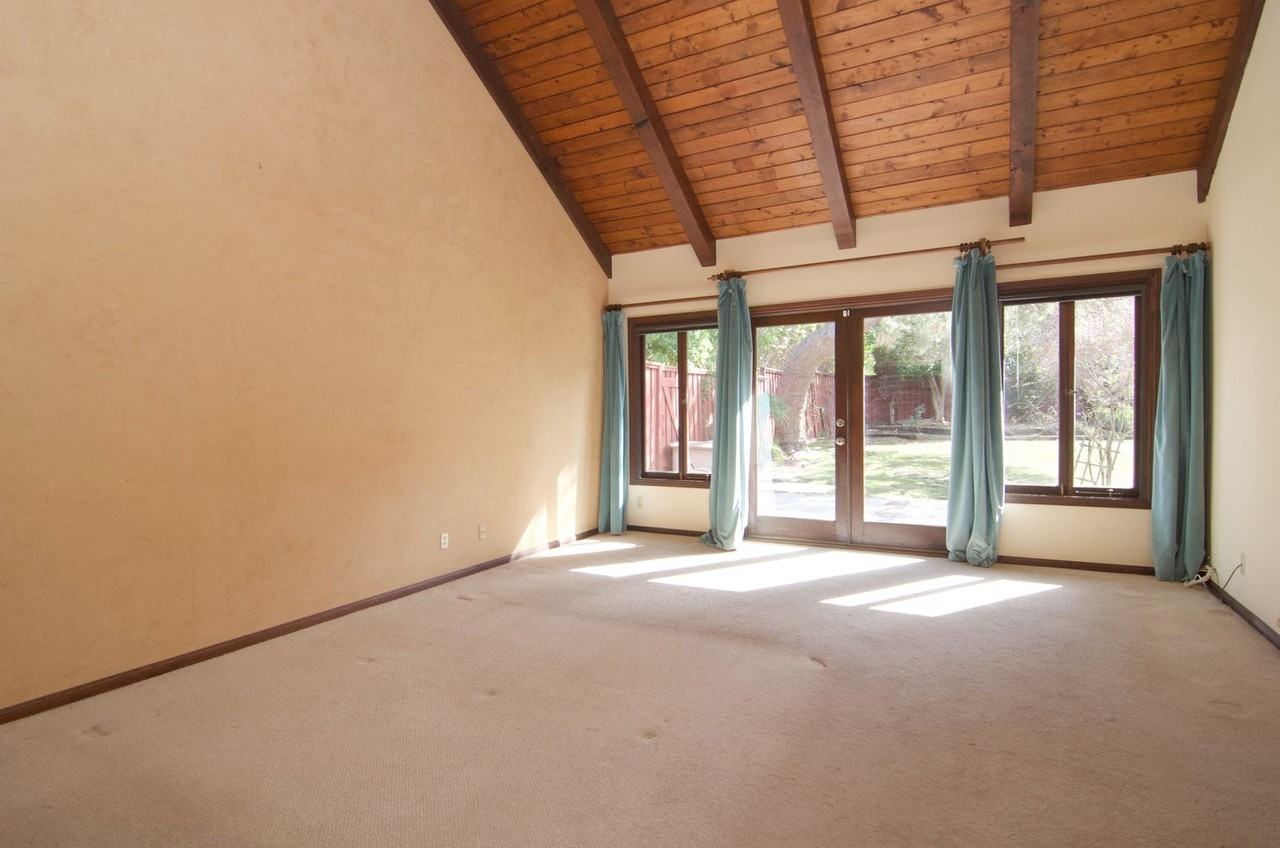 2166 Pacific Ave - Photo 6 of 17