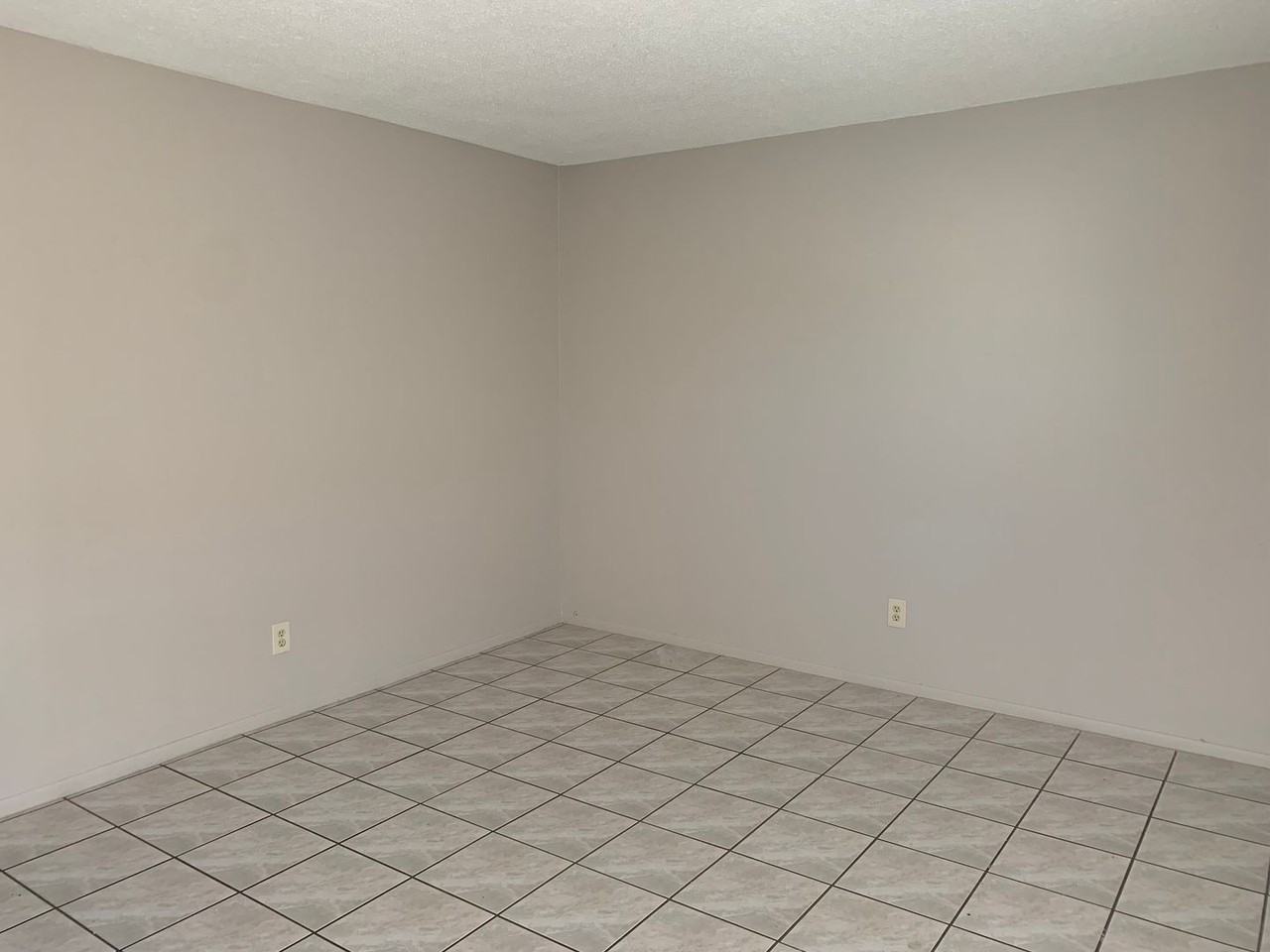 742 Michigan Ct - Photo 5 of 13