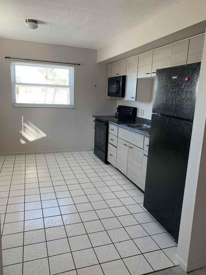 742 Michigan Ct - Photo 6 of 13