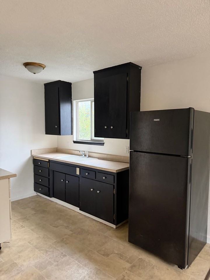 2412 14th St - Photo 4 of 6