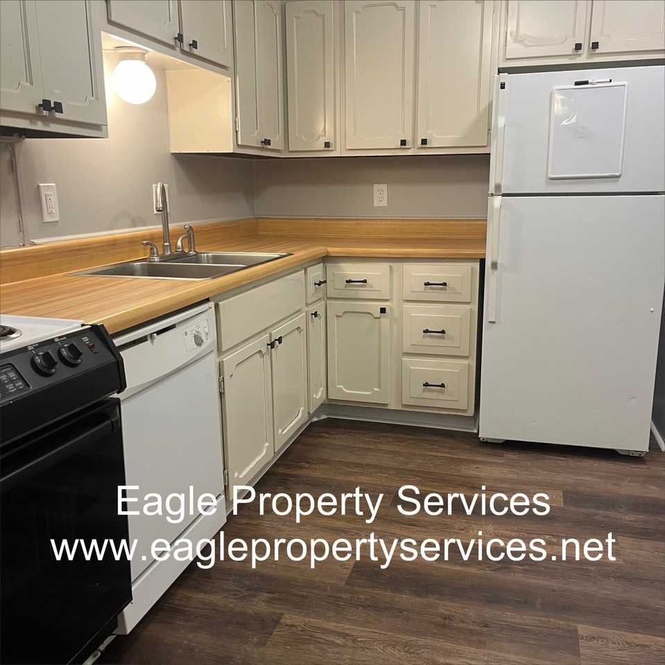 1814 Bridgewater Place - A111806, 1810, 1814 Bldgs #A11 - Photo 2 of 9