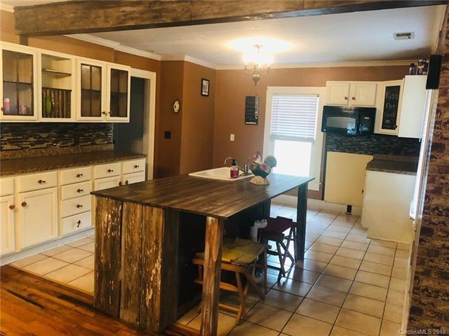 504 Chapel St #1 - Photo 3 of 14