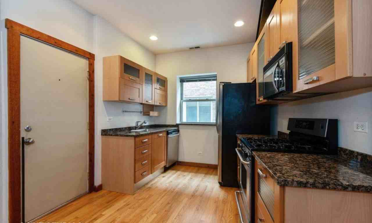 Custer Ave #1E - Photo 4 of 12