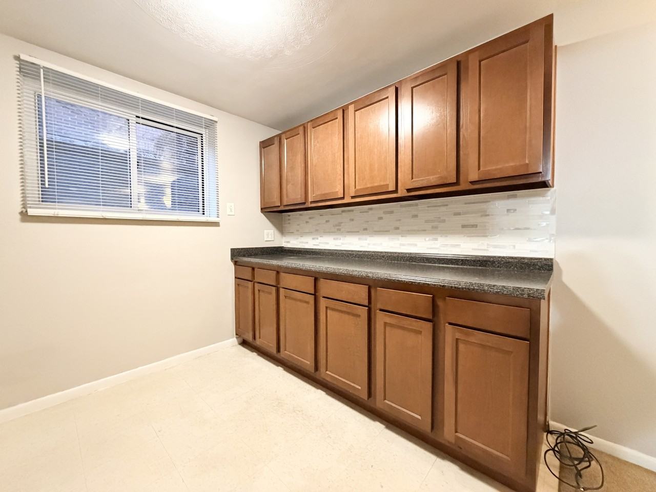 DALZELL PLACE - 6618 -- 187 - Photo 4 of 9