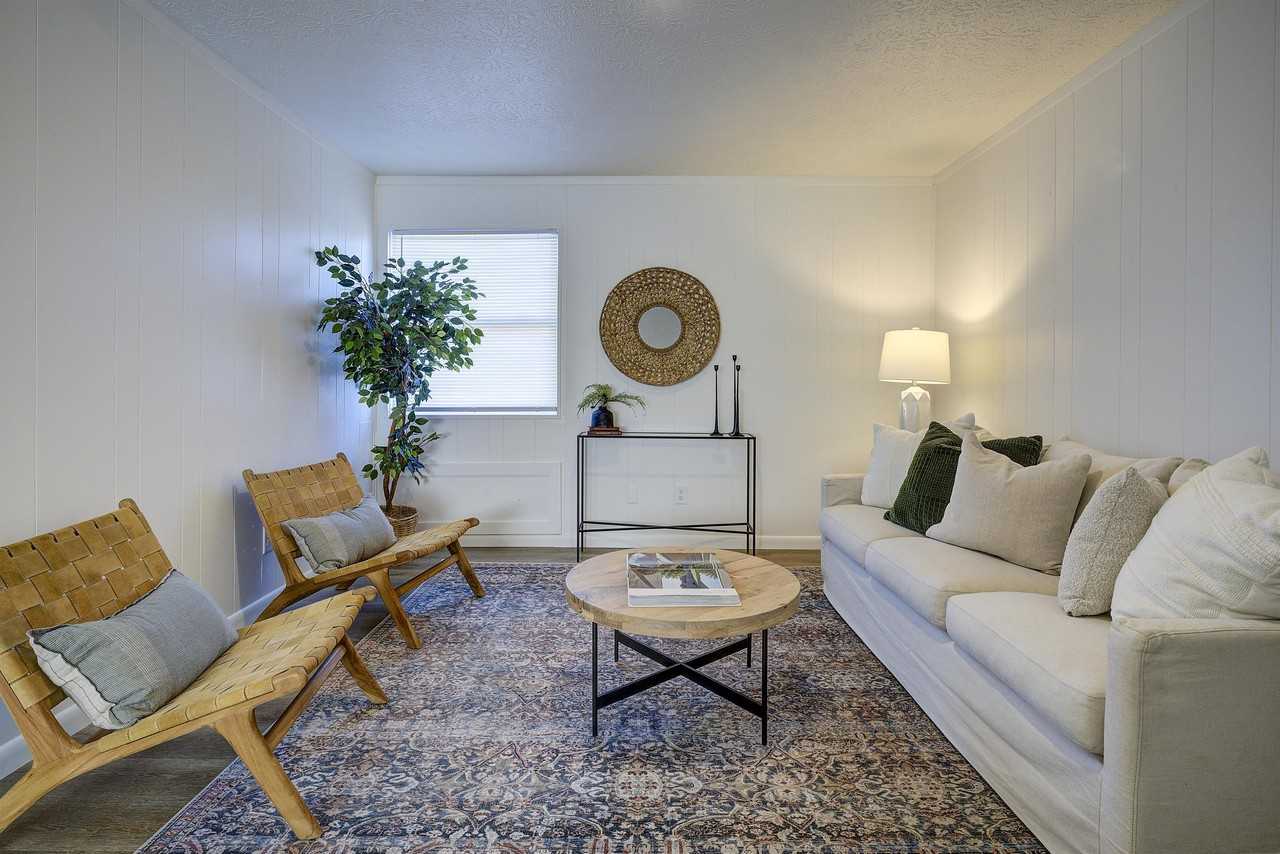 Carolina Drive - Photo 2 of 31