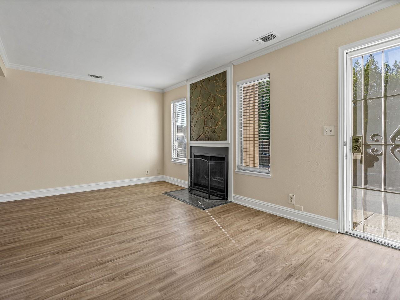 3105 Garden Cir #3 - Photo 3 of 26