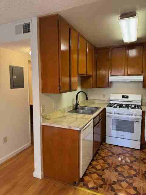 Maryland Ave 1120 - Photo 3 of 14