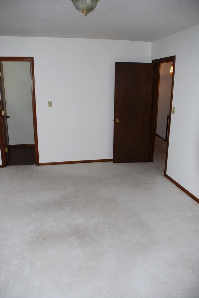 Temple Apartments - Photo 5 of 6