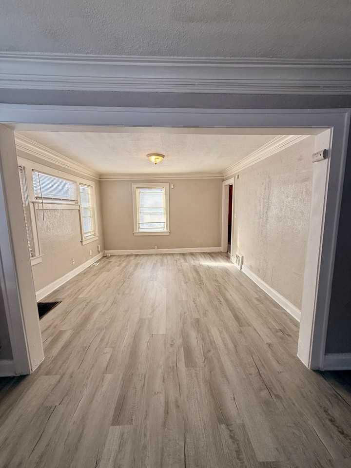 5524 Woodland Ave #1 - Photo 3 of 21