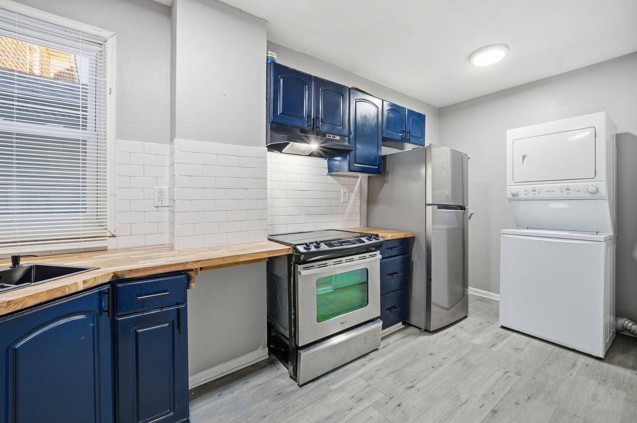 243 West 32nd Street - Photo 7 of 28