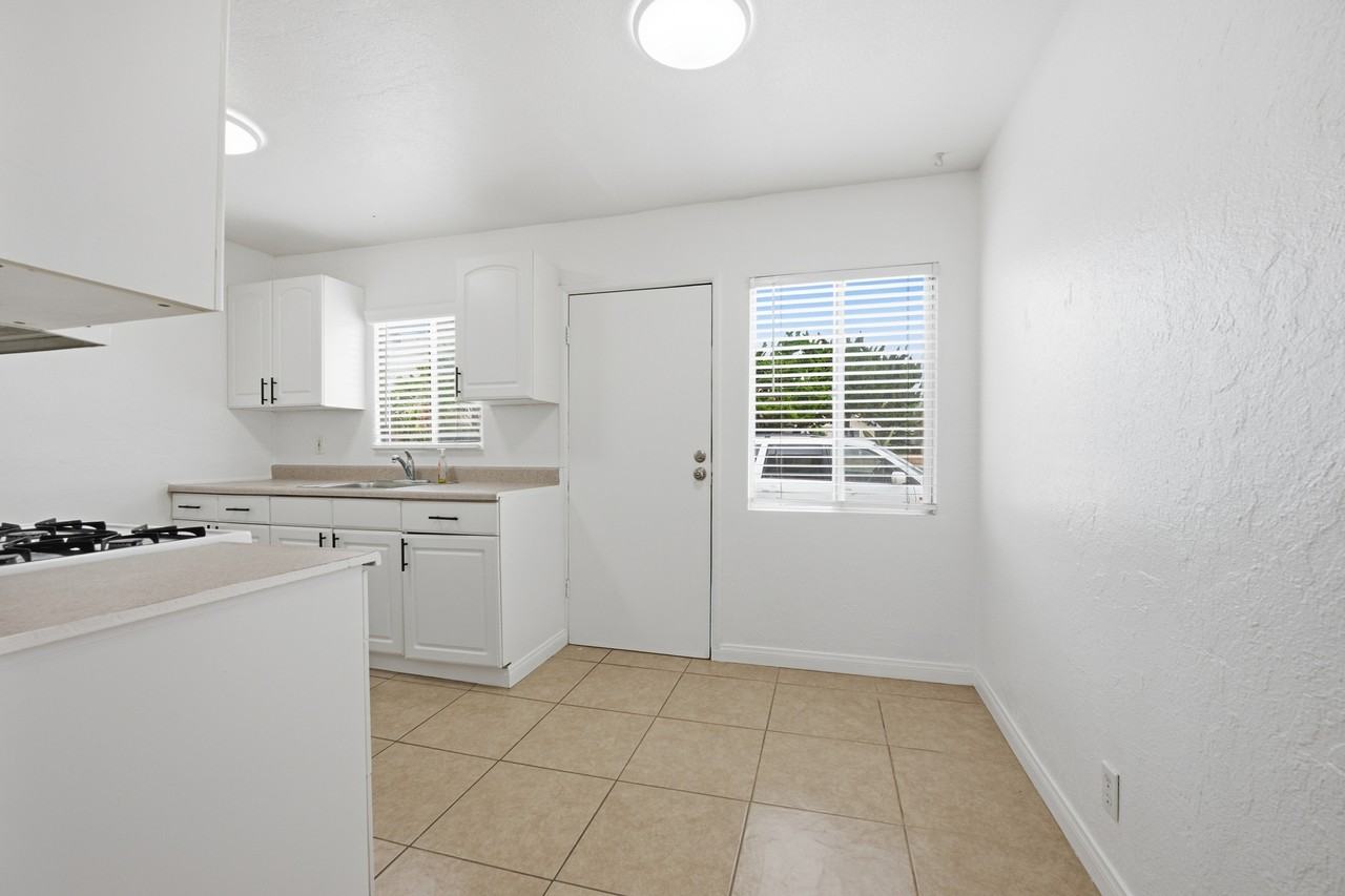 920 S. Pacific St. - Photo 4 of 37