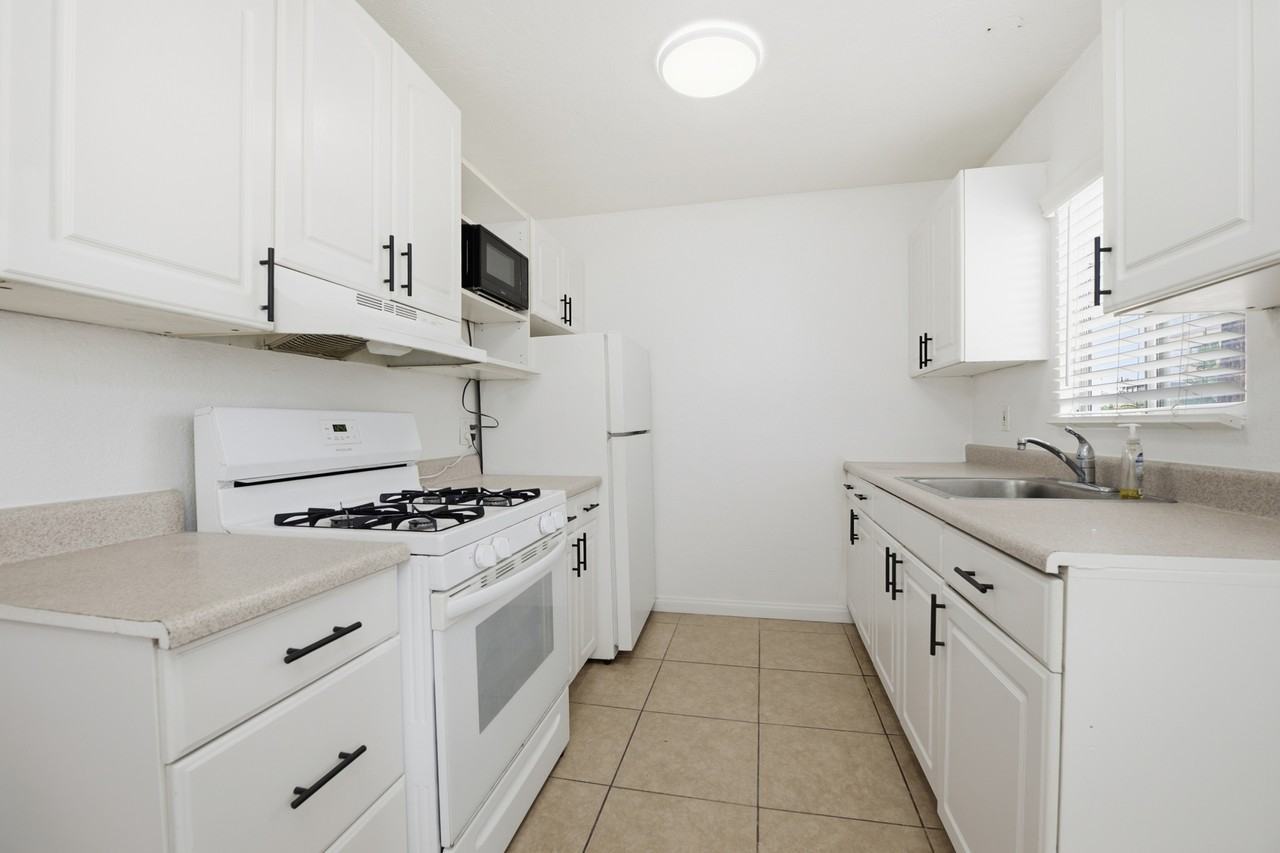 920 S. Pacific St. - Photo 6 of 37