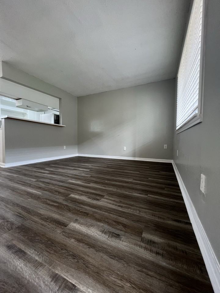 2120 Strawberry Road - Photo 4 of 7