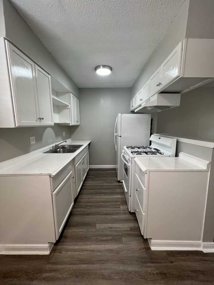 2120 Strawberry Road - Photo 6 of 7