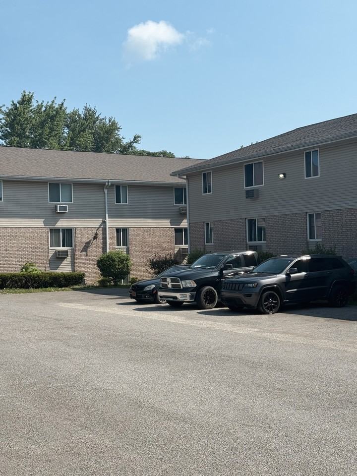 Turnberry Real Estate LLC - Photo 2 of 12