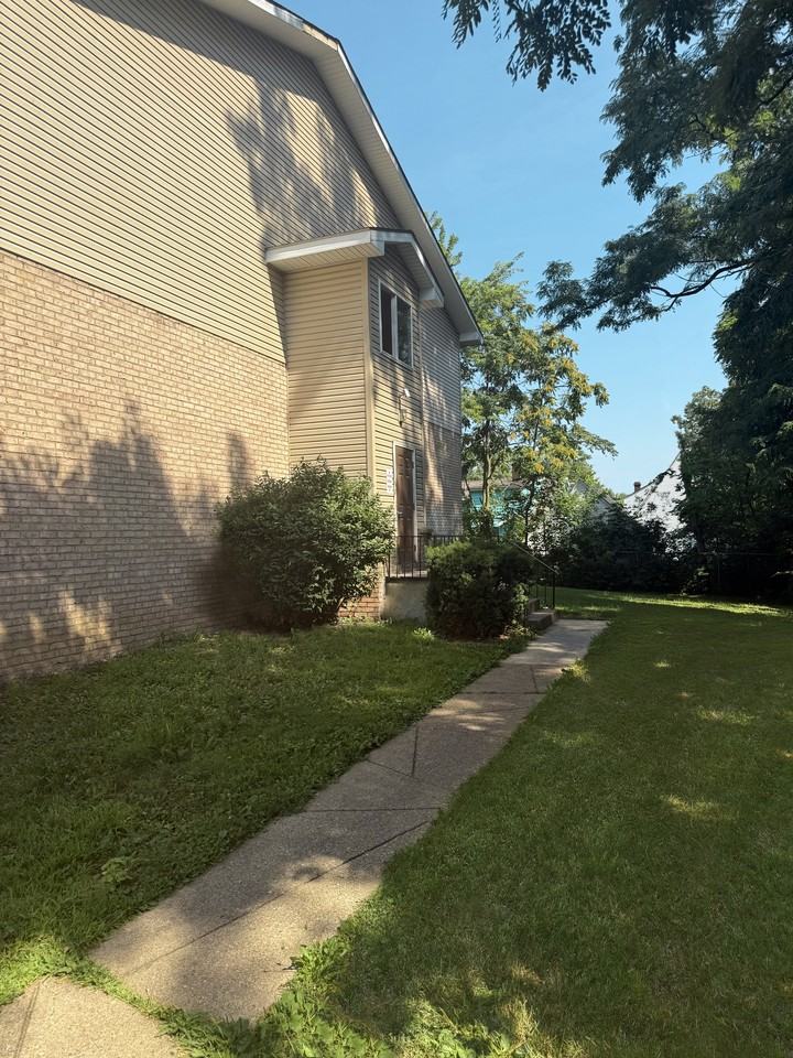 Turnberry Real Estate LLC - Photo 5 of 12