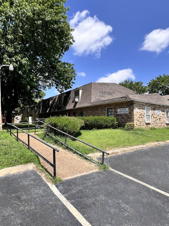 Steeple Chase Apartments - Photo 6 of 50