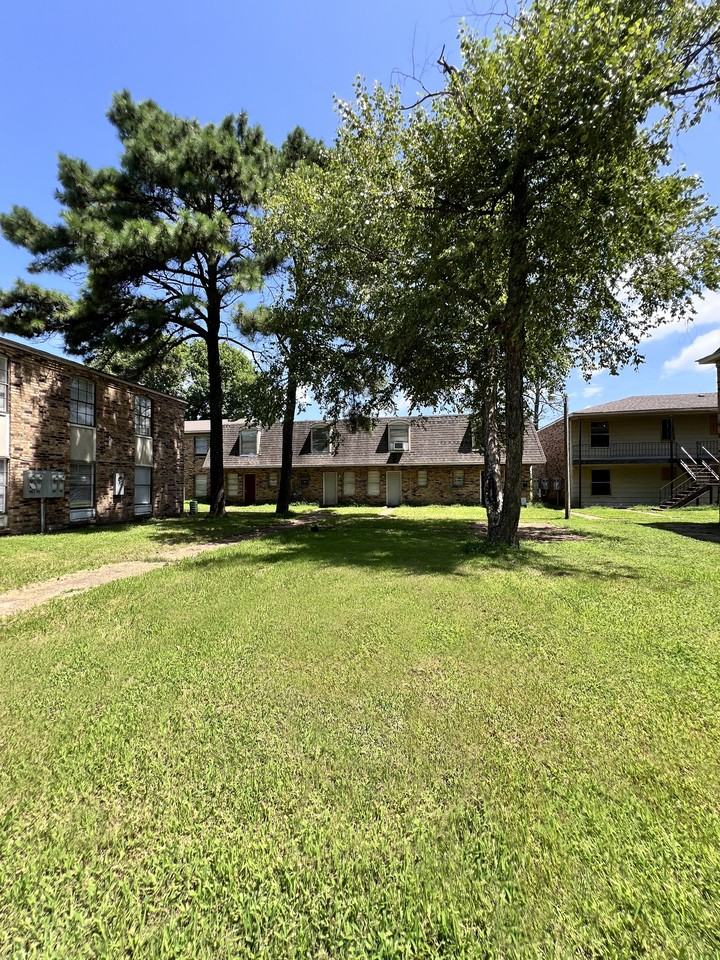 Steeple Chase Apartments - Photo 7 of 50