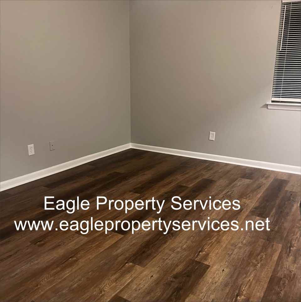 The Emeralds Apartments - Photo 5 of 9