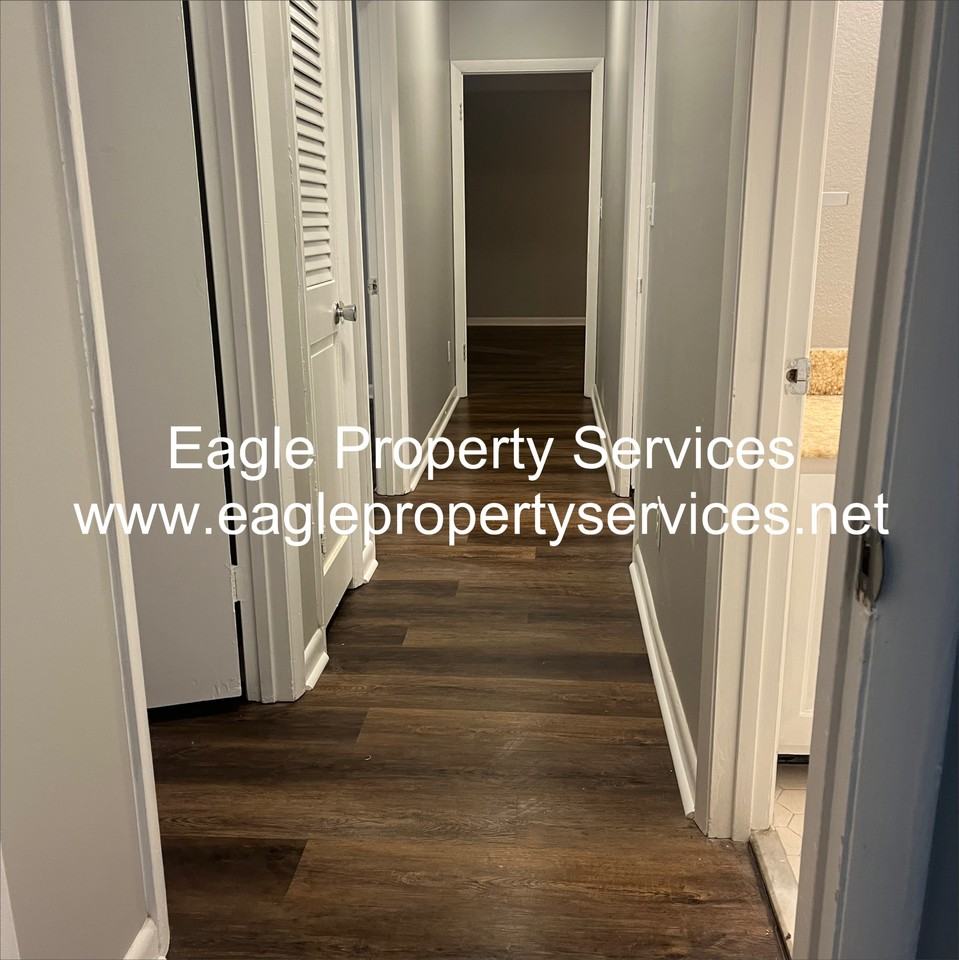 The Emeralds Apartments - Photo 6 of 9