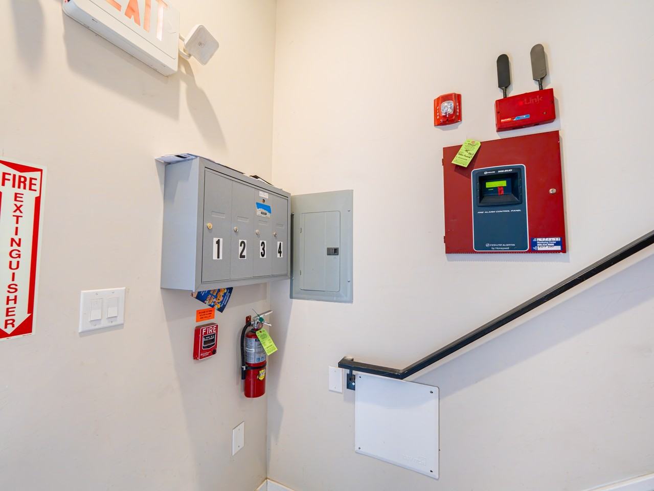 2700 East Auburn Street - Photo 4 of 50