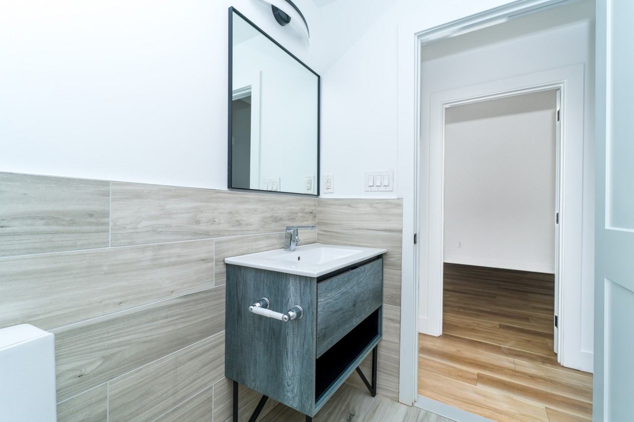 2700 East Auburn Street - Photo 6 of 50