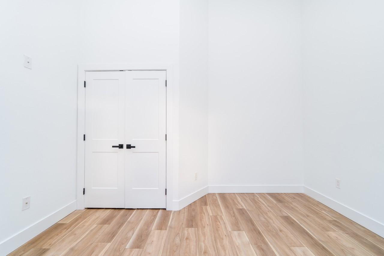 2700 East Auburn Street - Photo 7 of 50