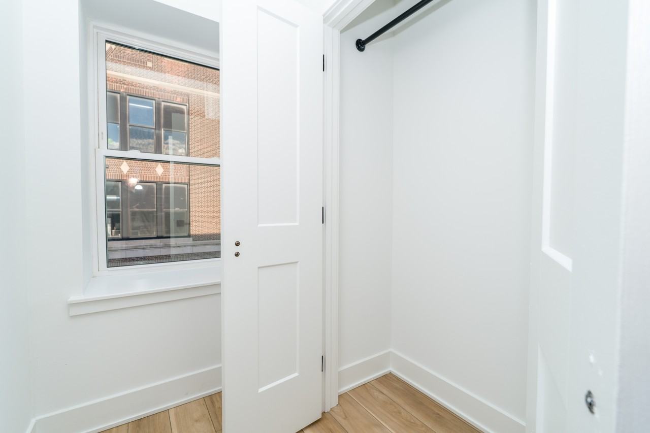 2700 East Auburn Street - Photo 2 of 48