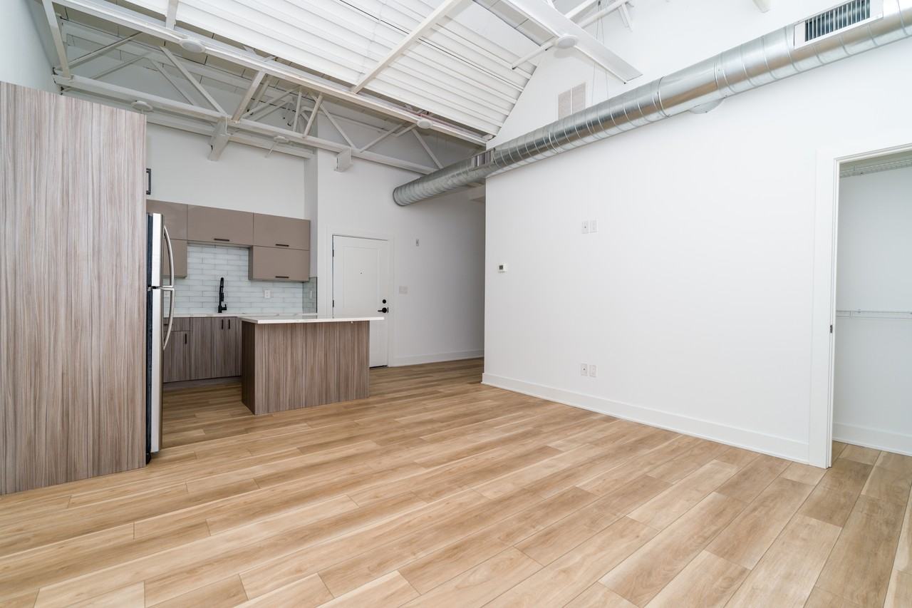 2700 East Auburn Street - Photo 7 of 48