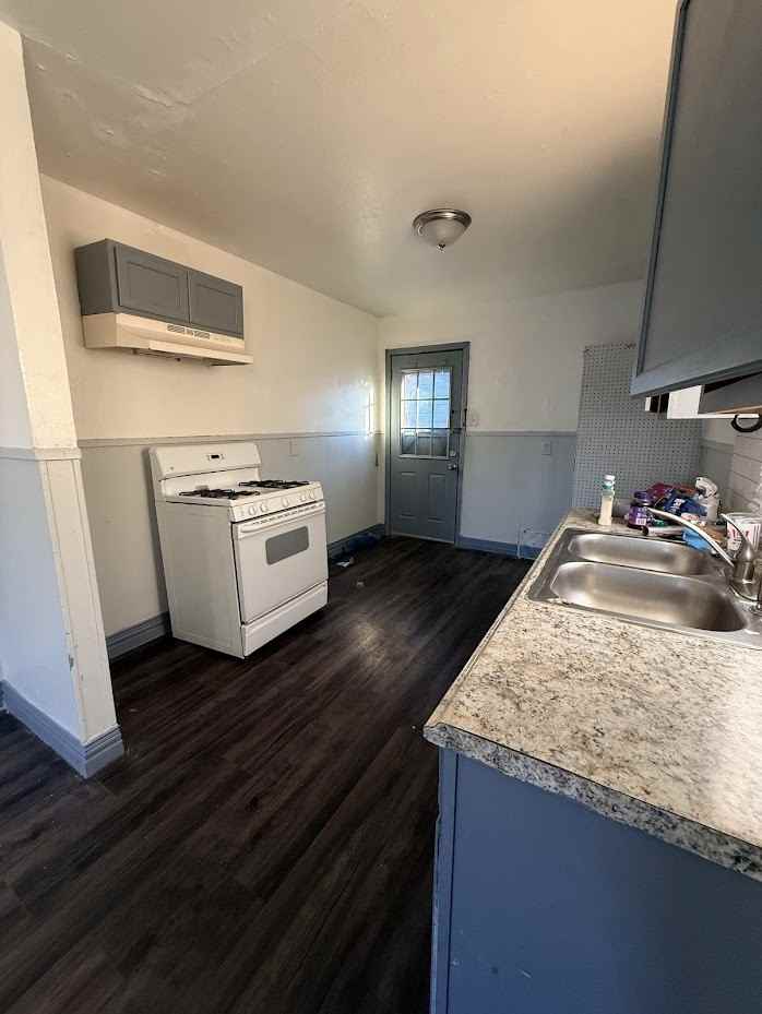 3106 Christie St. - Photo 4 of 9