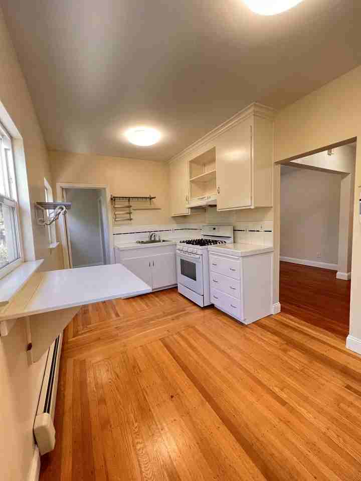 600 32nd Street #2 - Photo 2 of 10