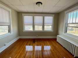 featured image of 824 S 2nd St