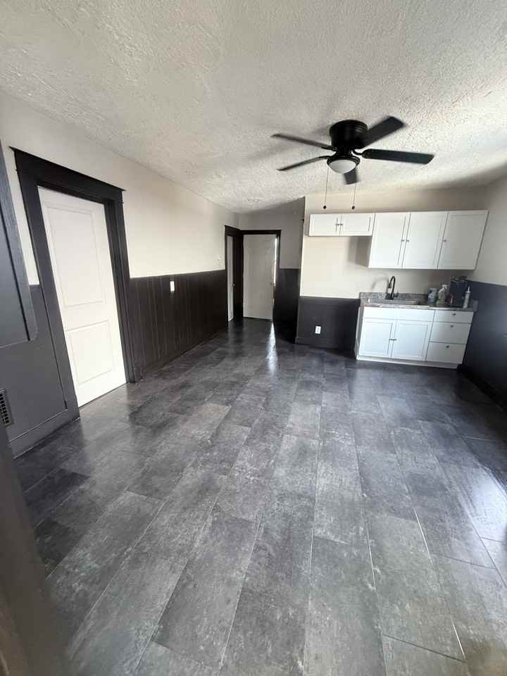 1450 Byrd - 2 #2 - Photo 2 of 9