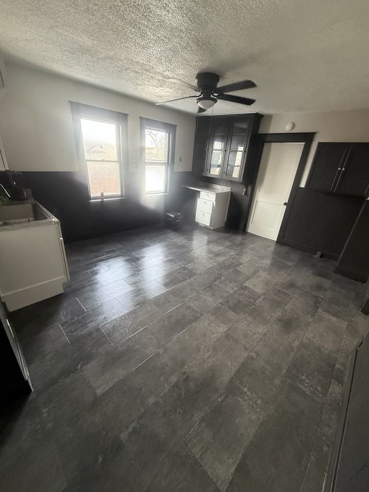 1450 Byrd - 2 #2 - Photo 3 of 9