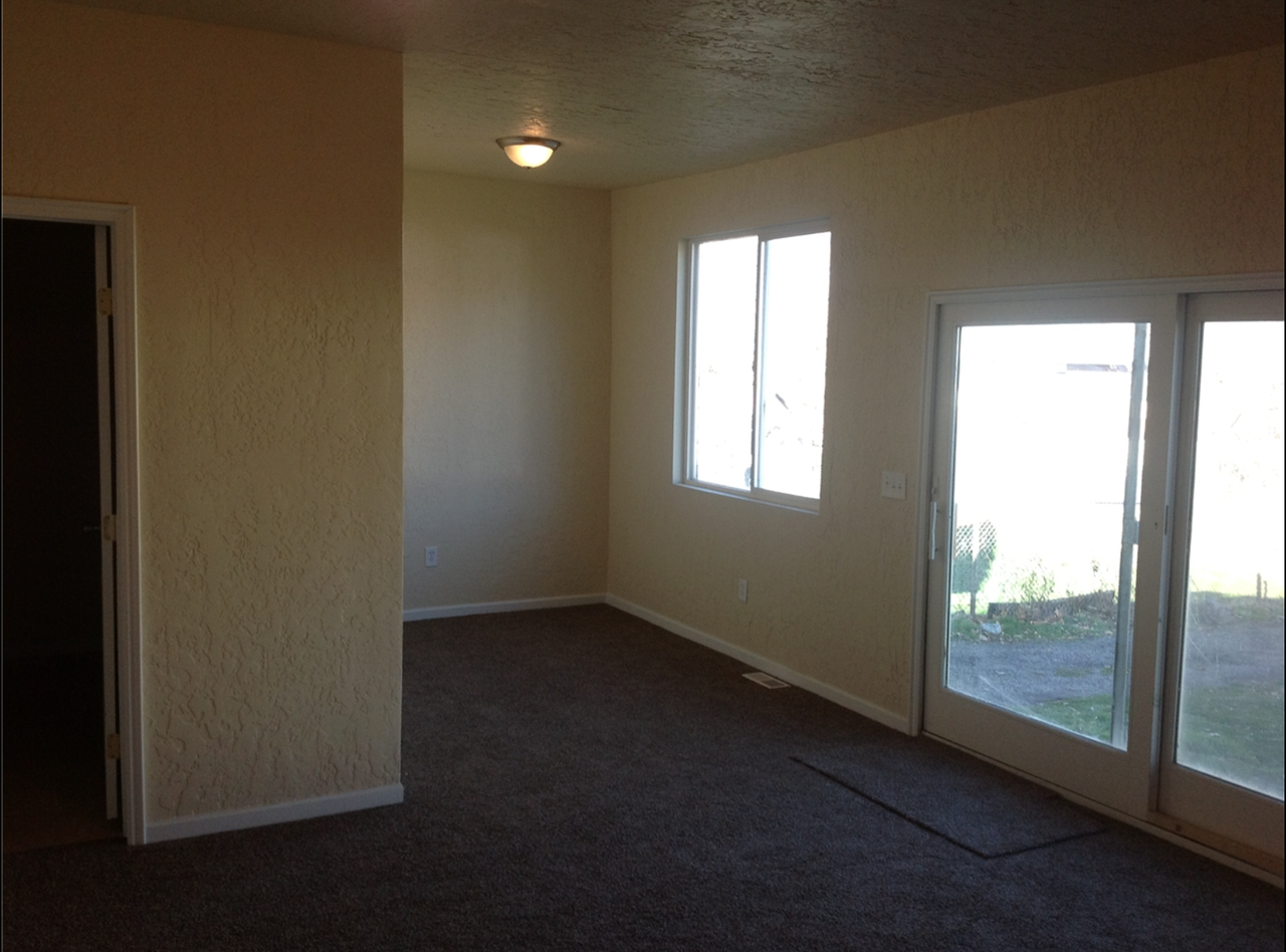 540 23rd St #1 - Photo 5 of 9