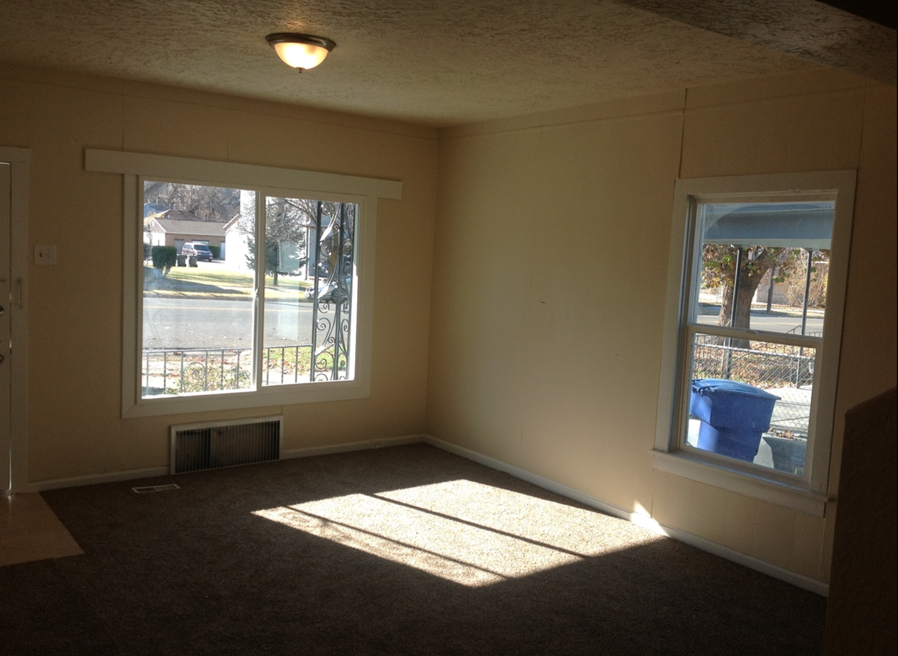 540 23rd St #1 - Photo 6 of 9